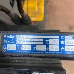 Cascade 12J-WGF-2A-8605 R0 | capacity 1070 kg on 675mm minimum width 390mm maximum width 1785mm side shift weight 77 kg year 2020