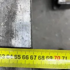 Cascade 28G-FPB-059 | Forkpositioner Fem2 Capacity 1900 kg at 500mm Minumum width 670mm Maximum width 1625 mm Weight 284 kg Year 2005