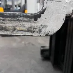 Cascade 28G-FPB-059 | Forkpositioner Fem2 Capacity 1900 kg at 500mm Minumum width 670mm Maximum width 1625 mm Weight 284 kg Year 2005